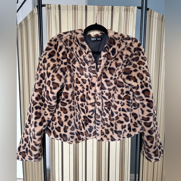 Leopard print faux fur bomber - Picture 3 of 10